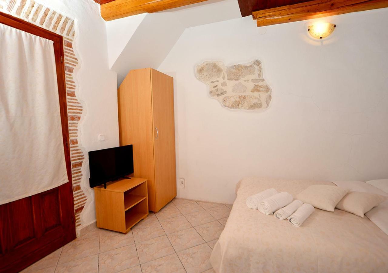 Old Town Vrsar, Apartments Danica & Zoran Luaran gambar